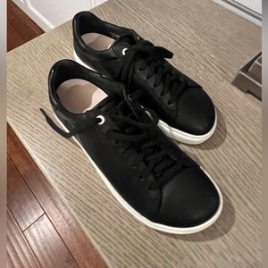 Black, women’s size 40 Birkenstock sneaker